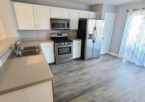 4th image of 3682 Wild Springs St