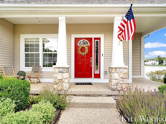 5th image of 8907 Mica Dr