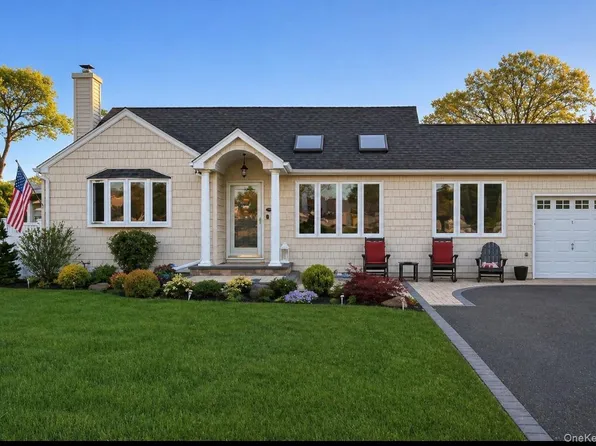 234 E 3rd Street, Deer Park, NY 11729