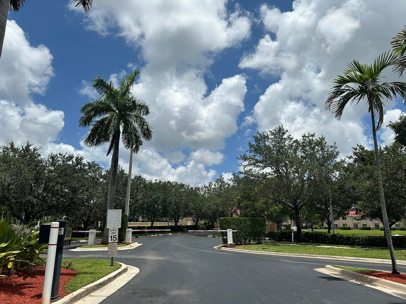 2 bed, 2.0 bath, 863 sqft, $1,850 — Photo 4