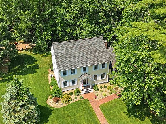 2nd image of 108 Sky View Drive