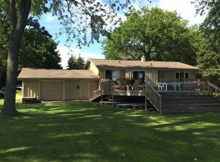 N77W31777 Northwoods Dr, Hartland, WI 53029