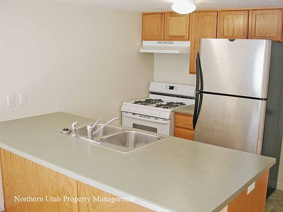 3 Kitchen_10282015