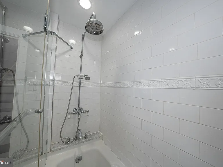 625 Chelten Hills Dr — Photo 31