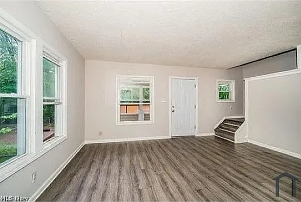 233 Sobul Ave — Photo 10