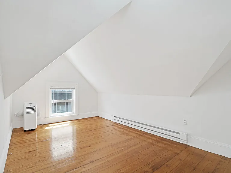 49 Elmore St #3 — Photo 4