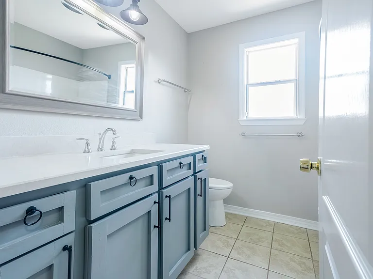 2104 Frontera St — Photo 35