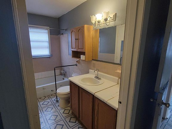 5th image of 20 Mary Coger Ln