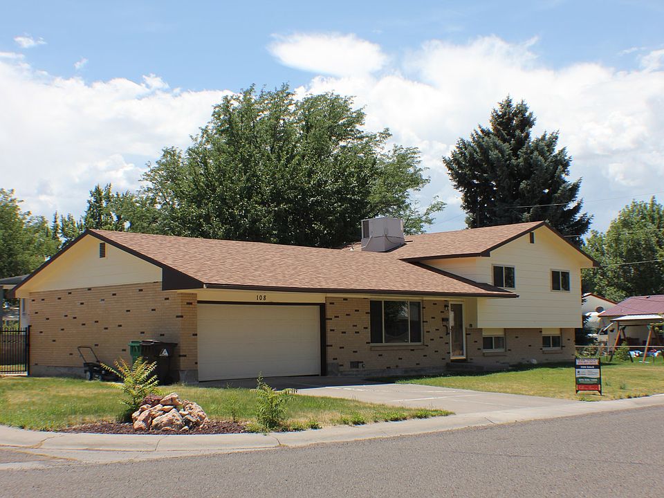 2nd image of 108 Spruce Dr