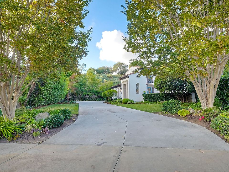 1st image of 3496 Camino Cereza