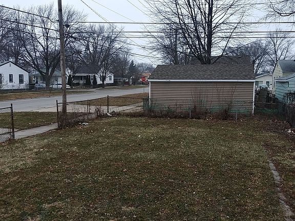 3rd image of 11203 Continental Ave
