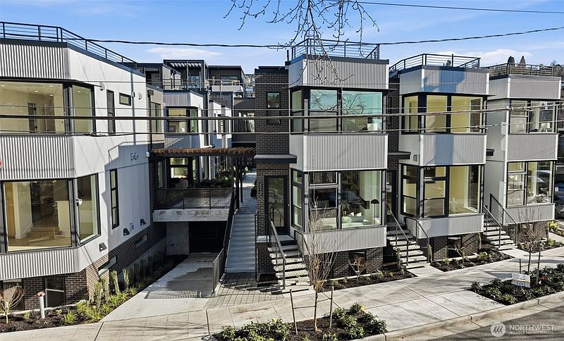 2nd image of 2010 Fairview Avenue E #A