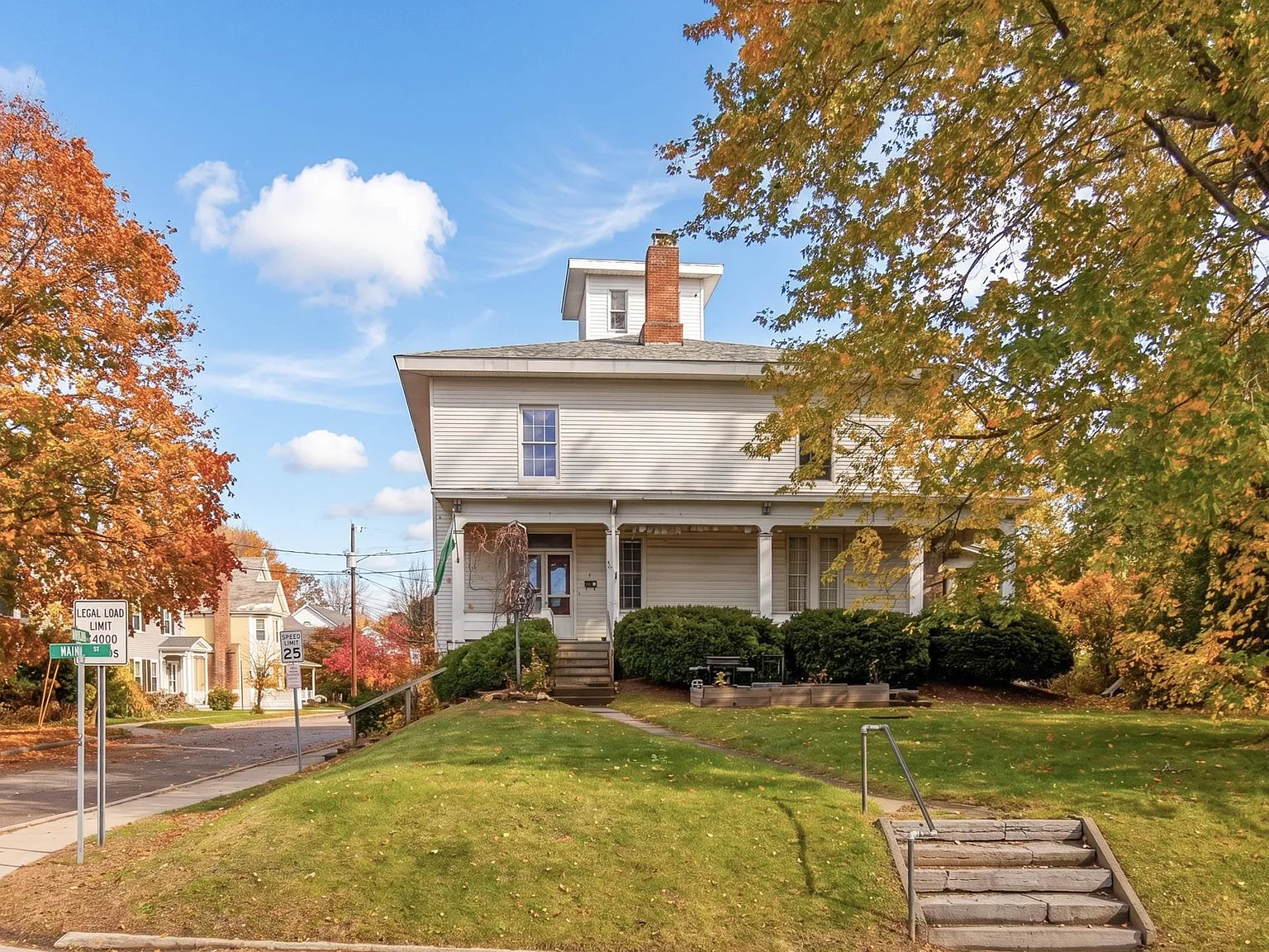Main & Mansion — Photo 1