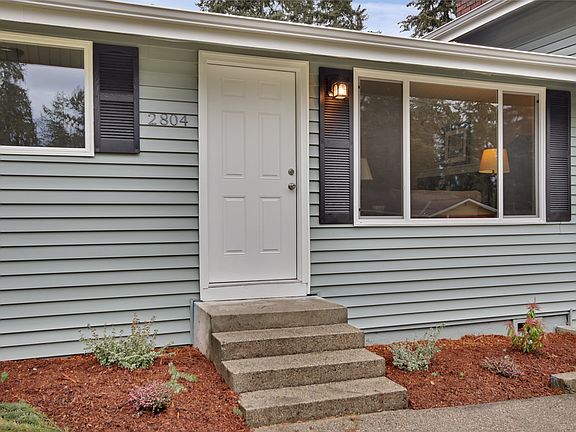 2nd image of 2804 Forest Park Ct N