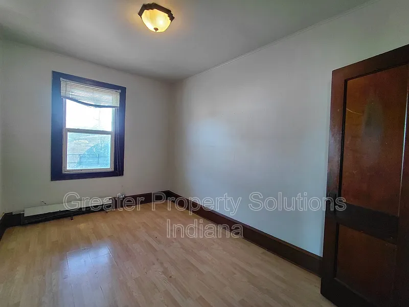 2 bed, 1.0 bath, $1,200 — Photo 3