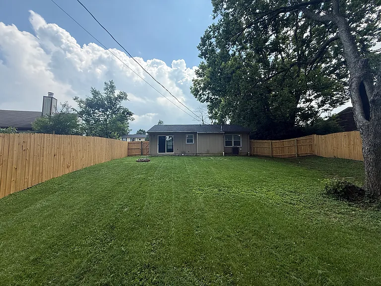 3325 Featherston Dr — Photo 22