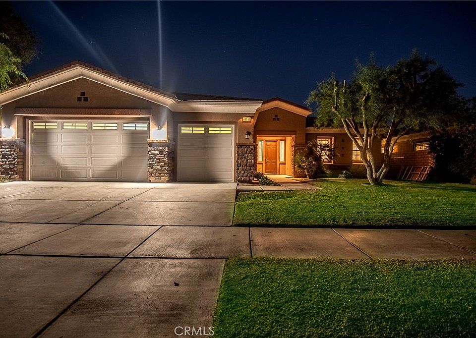 1st image of 43180 Sentiero Dr