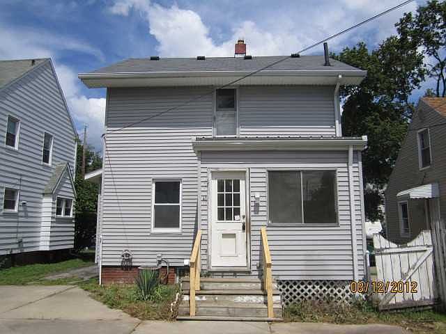 2nd image of 827 Alvison Rd