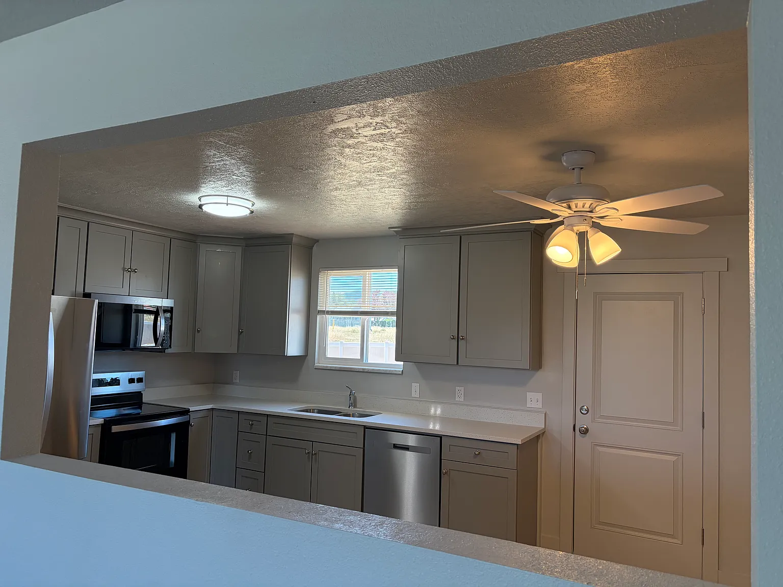 5 bed, 1500 sqft, $2,200 — Photo 4