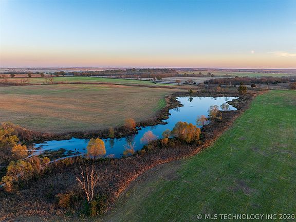 2nd image of 110 E 220th Rd