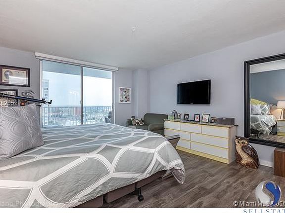 2nd image of 2851 NE 183rd St APT 1502E