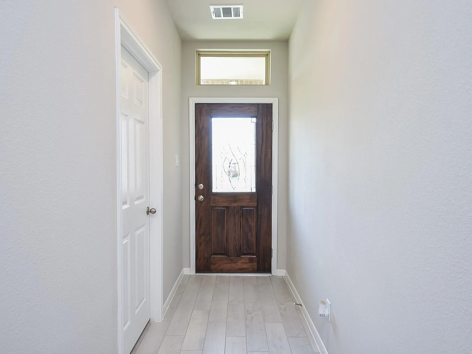 3 bed, 3.0 bath, 1765 sqft, $2,350 — Photo 3
