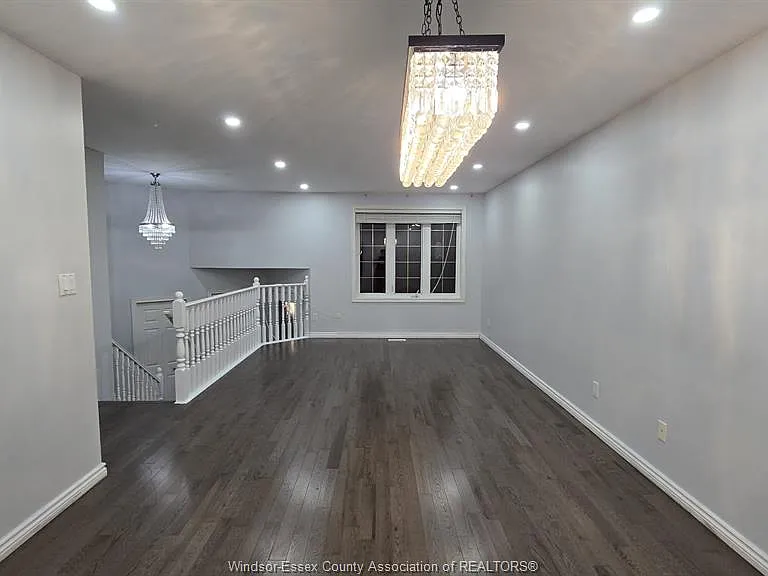 1059 Silverdale Dr #MAIN — Photo 4