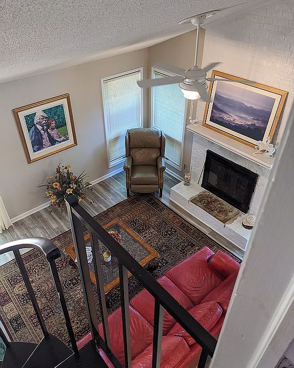 1st image of 18 Palmetto Pl