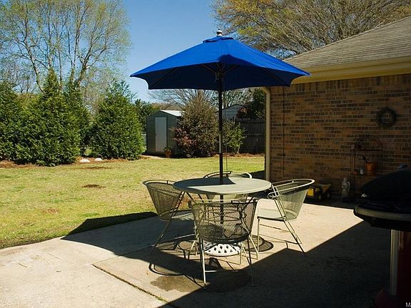 4th image of 7405 Brampton Ct