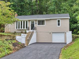 2479 Fissels Church Rd, Glen Rock, PA 17327