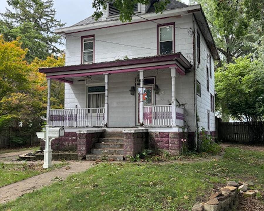 1st image of 1923 W Alice Ave