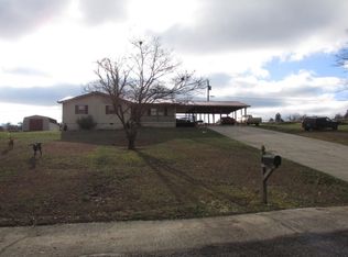 311 Sandy Hill Cir, La Follette, TN 37766