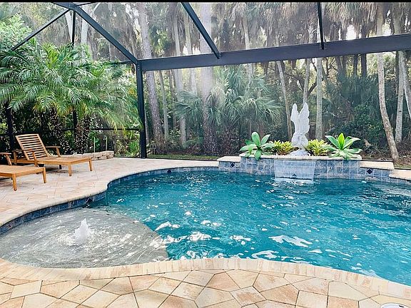 Private Pool & Lanai Area