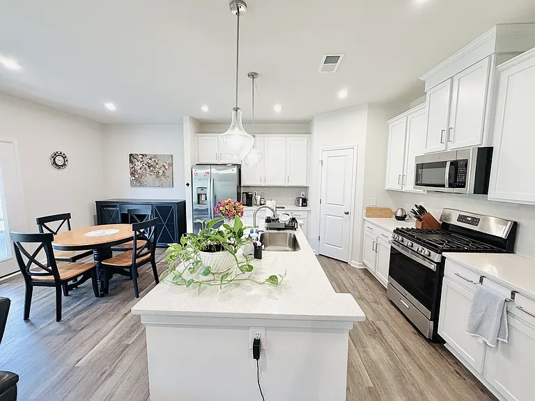 667 Honeydew Dr — Photo 22