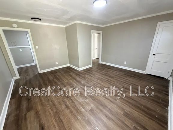 3rd image of 823 Pearce St #823
