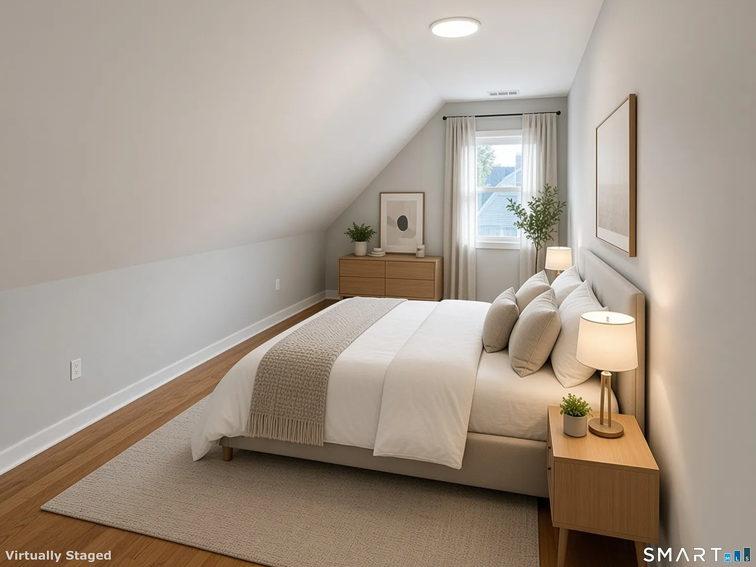 3 bed, 1.0 bath, 1100 sqft, $1,800 — Photo 3
