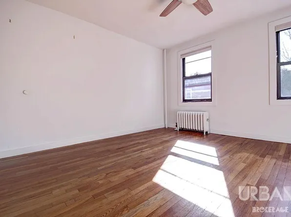 300 Bleecker Street image 4 of 7