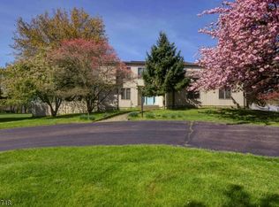 1 Laurelton Trl, Flemington, NJ 08822