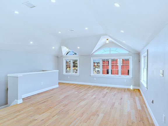 4th image of 203-18 116th Ave