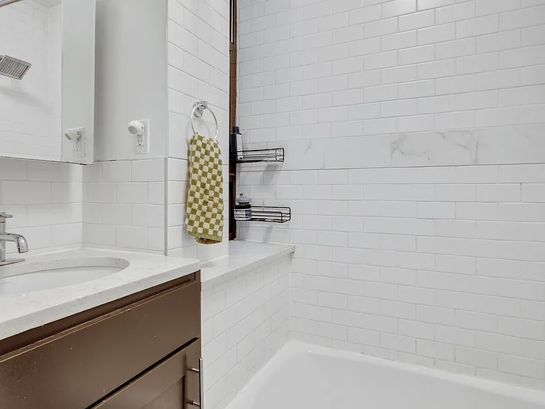 237 9th Ave #4D — Photo 6