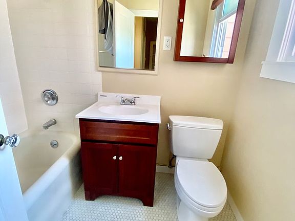 3rd image of 1319-1325 Mason St #301