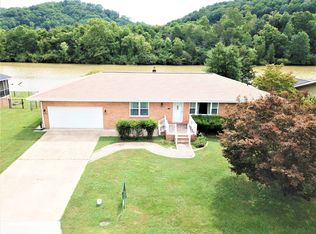 410 Riverside Dr, Clinton, TN 37716