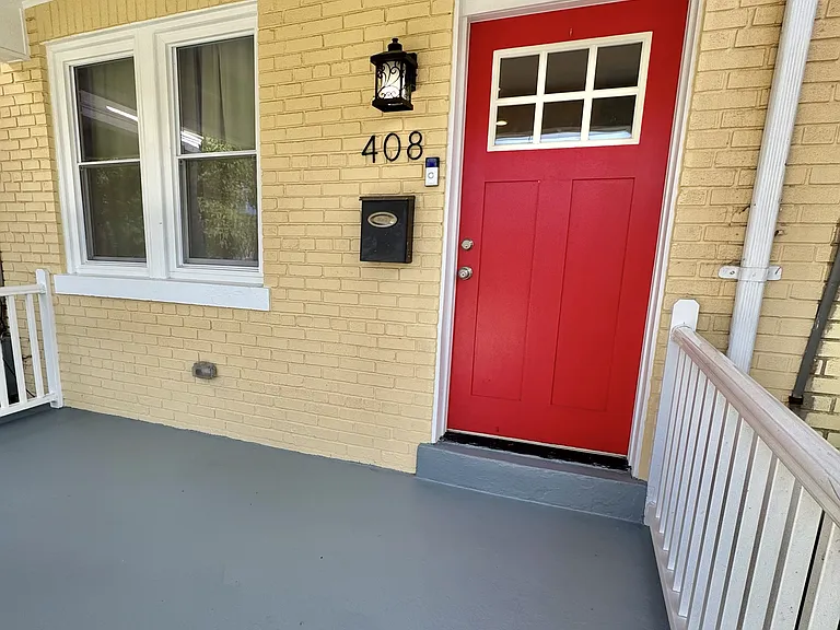 408 Delafield Pl NW — Photo 1