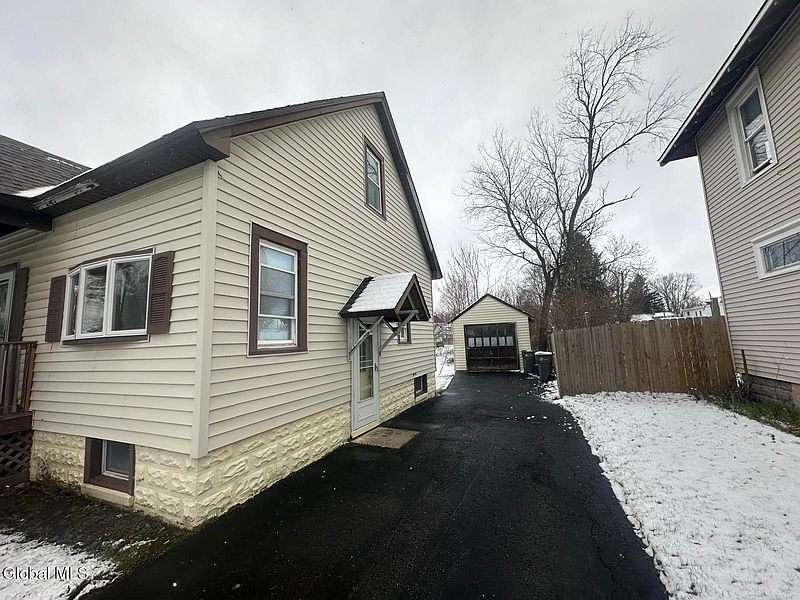 5th image of 407 E Bloomfield Street