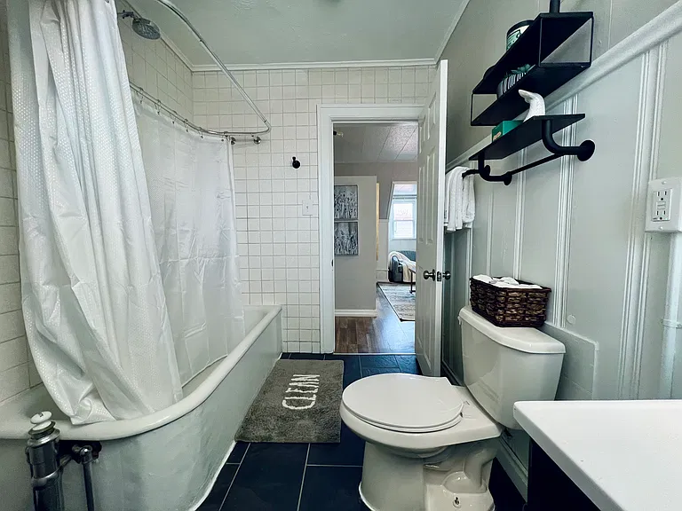 1084 Van Dyke St #301 — Photo 22