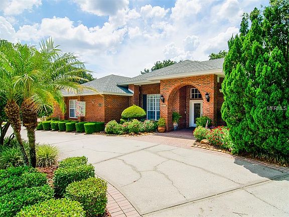 3rd image of 6713 Crescent Lake Dr