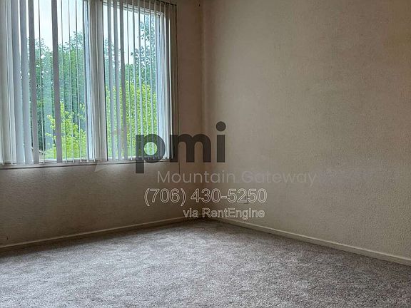 3rd image of 131 Primrose Dr #A