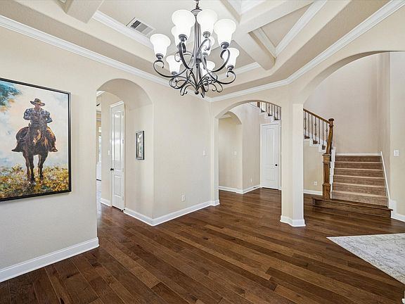 5th image of 26 Sandwell Pl