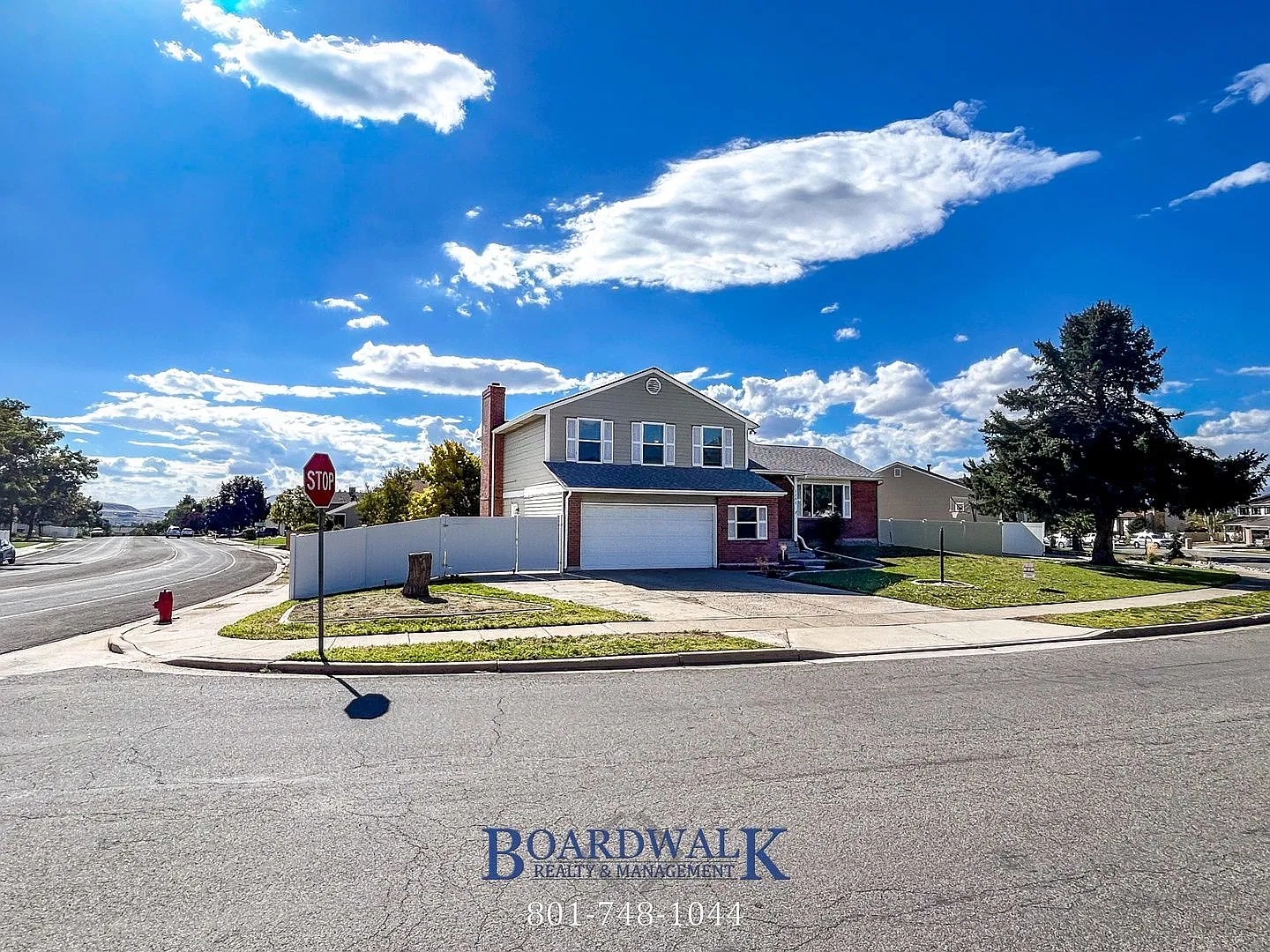 5 bed, 2.5 bath, 2639 sqft, $2,650 — Photo 2