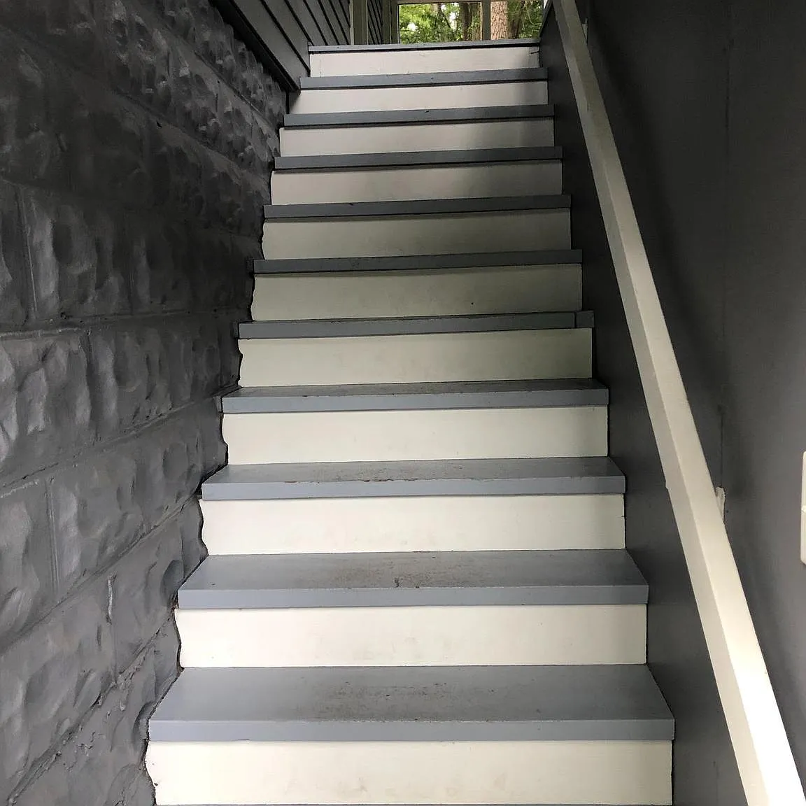 2 bed, 768 sqft, $1,900 — Photo 3
